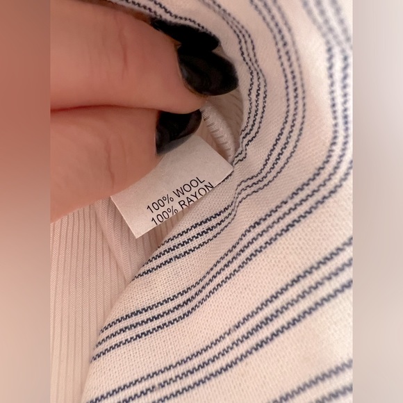 Ron Herman shrunken blazer pin stripe sz 4. Worn once no defects. - Picture 7 of 9